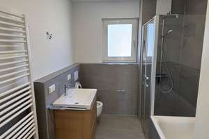 Erstbezug | 3,5-Zimmer | über den Dächern | Einbauküche | Balkon | Einzelgarage | KFW55 | ER-Zentrum – Anton-Bruckner-Straße 10, 91052 Röthelheim, Erlangen – Vorschaubild 24