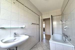 Helle 3 Zi.ETW mit TL-Bad & Sonnenbalkon – Die vollständige Adresse der Immobilie erhältst du vom Anbieter., 65189 Südost, Wiesbaden – Vorschaubild 10