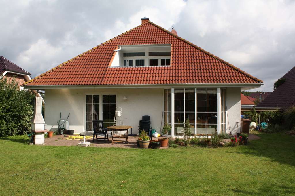 Immobilie in Lüdersdorf - Ein- bis Zweifamilienhaus mit 237 m² Wohn-Nutzfläche Baujahr 1999 auf Eigenland - Bild 2