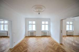Großzügige 5-Zimmer- Altbauwohnung mit Blick in den Wiesengrund