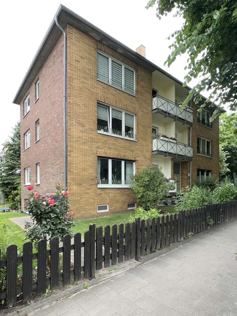 3. Zimmer-Eigentumswohnung in Düsseldorf -Rath, direkt am Wald.