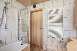 Attraktives Haus mit vier Zimmern mit Einbauküche in Friedrichshafen – Die vollständige Adresse der Immobilie erhältst du vom Anbieter., 88048 Friedrichshafen – Vorschaubild 20
