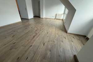 Aufzug - Südbalkon - modernes Laminat - EBK - Tiefgaragenstellplatz!! – Fichtestraße 53, 9126 Chemnitz – Vorschaubild 8
