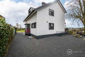 MANNELLA *Modernisiertes Einfamilienhaus mit kleinem Gästehaus* Photovoltaik und herrlichem Weitblic – Die vollständige Adresse der Immobilie erhältst du vom Anbieter., 53819 Neunkirchen-Seelscheid – Vorschaubild 40