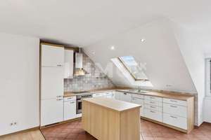 82 m² Wohlfühlwohnen: Moderne DG-Wohnung mit Einbauküche und Loggia – Oldenburgstraße 14, 42389 Langerfeld-Beyenburg, Wuppertal – Vorschaubild 7
