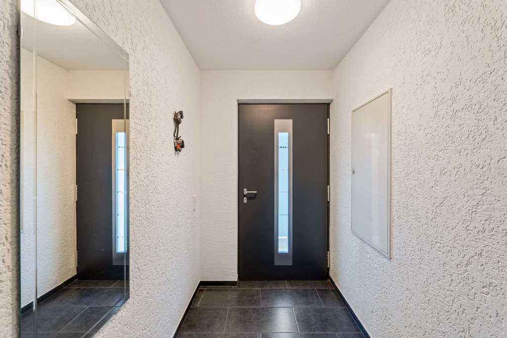 Immobilie in Winden im Elztal - Attraktive Doppelhaushälfte mit Garten, Pool & Doppelgarage in idyllischer Lage in Niederwinden - Bild 4