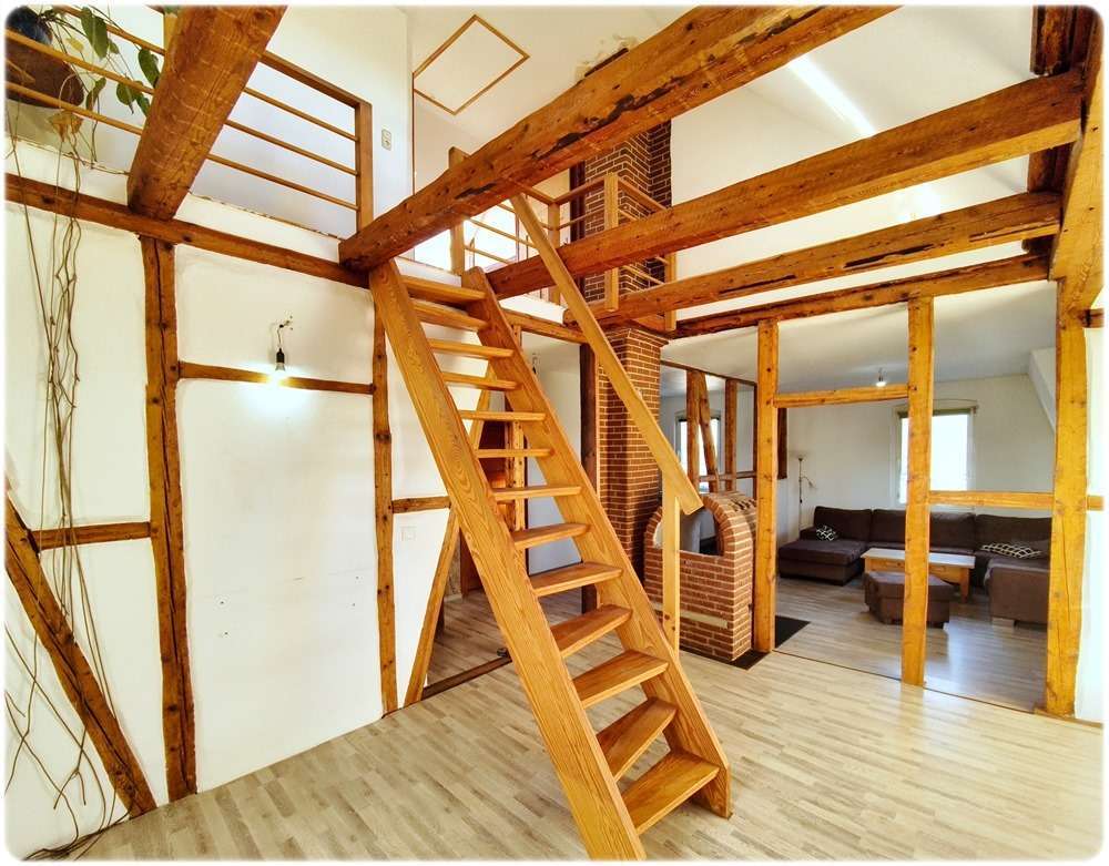 Immobilie in Lehrte - Lehrte-Röddensen: Perfekt für Familien – 2 Wohnungen auf 3 Etagen laden zum gemeinsamen Leben ein! - Bild 1