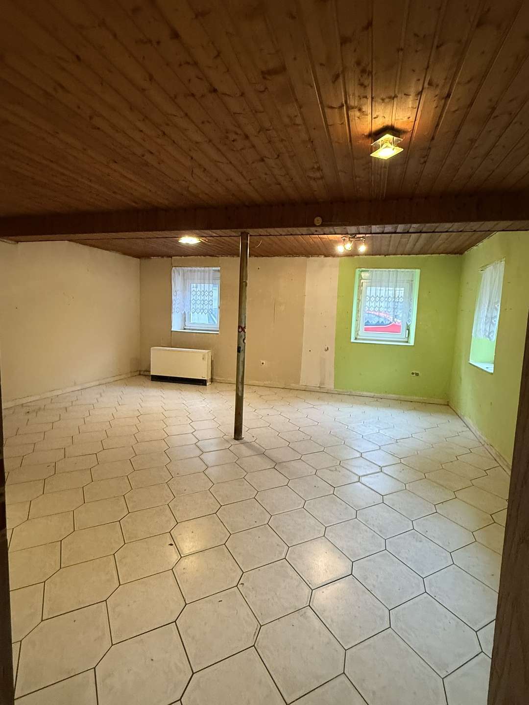 Sanierungsbedürftige 4-Zimmer Wohnung - Start frei für ihr Projekt!, Karlsruhe Kreis – Bild 3