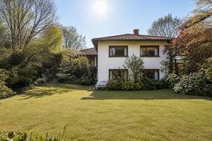 60-er Jahre Bungalow im Komponistenviertel
