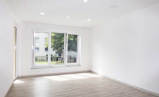 Schicke 2-Zimmer-Wohnung komplett renoviert in Seenähe