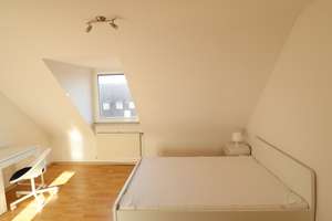 Schönes möbliertes WG-Zimmer in einer 3er WG in Stuttgart-Zuffenhausen – Die vollständige Adresse der Immobilie erhältst du vom Anbieter., 70439 Zuffenhausen-Frauensteg, Stuttgart – Vorschaubild 4