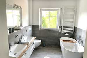 Sehr schöne 2 1/2-Raum-DG-Wohnung mit gehobener Innenausstattung  – Kantor-Schmidt-Weg 8, 4316 Leipzig – Vorschaubild 1