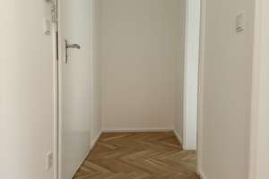 Wunderschöne 1-Zi-Wohnung mit hochwertiger Ausstattung und sonnigem Balkon in München-Laim – Hörkherstraße 18, 80686 St. Ulrich, München – Vorschaubild 7