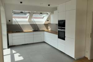 Lichtdurchflutete, energieeffiziente und smarte 3-Zimmer Neubau-Dachgeschosswohnung