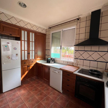 GROSSZÜGIGES WOHNHAUS MIT GROSSER HELLE UND AUSBAUPOTENZIAL