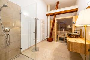 Maisonettewohnung trifft ehemalige Kapelle: 
Luxuriöses Wohnen über den Dächern von Würzburg – 97074 Frauenland, Würzburg – Vorschaubild 9