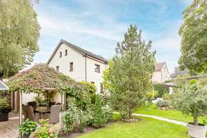 Wohlfühlen im Berliner Traditionsbezirk in charmantem Ambiente - Ein zu Hause für die ganze Familie – Die vollständige Adresse der Immobilie erhältst du vom Anbieter., 12359 Britz, Berlin – Vorschaubild 2