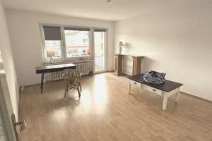 Schnuckelige 2 Zi-Wohnung m. Balkon + Garage in Neudorf Süd