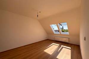 Sanierte Wohnung 4. Etage mit Balkon, Aufzug und dazu mietbarem Tiefgaragenstellplatz in Derendorf – Ulmenstraße 102, 40476 Derendorf, Düsseldorf – Vorschaubild 11