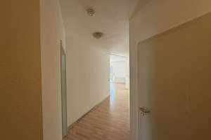 Reserviert - LEERSTEHENDE EG-3ZBK-WOHNUNG NAHE SCHLOSS – Schlesierstraße 7, 35619 Braunfels – Vorschaubild 3