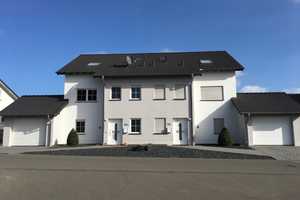 Großzügige Doppelhaushälfte mit fünf Schlafzimmern – Im Wiesengrund 12a, 54636 Bitburg-Prüm (Kreis) – Vorschaubild 1