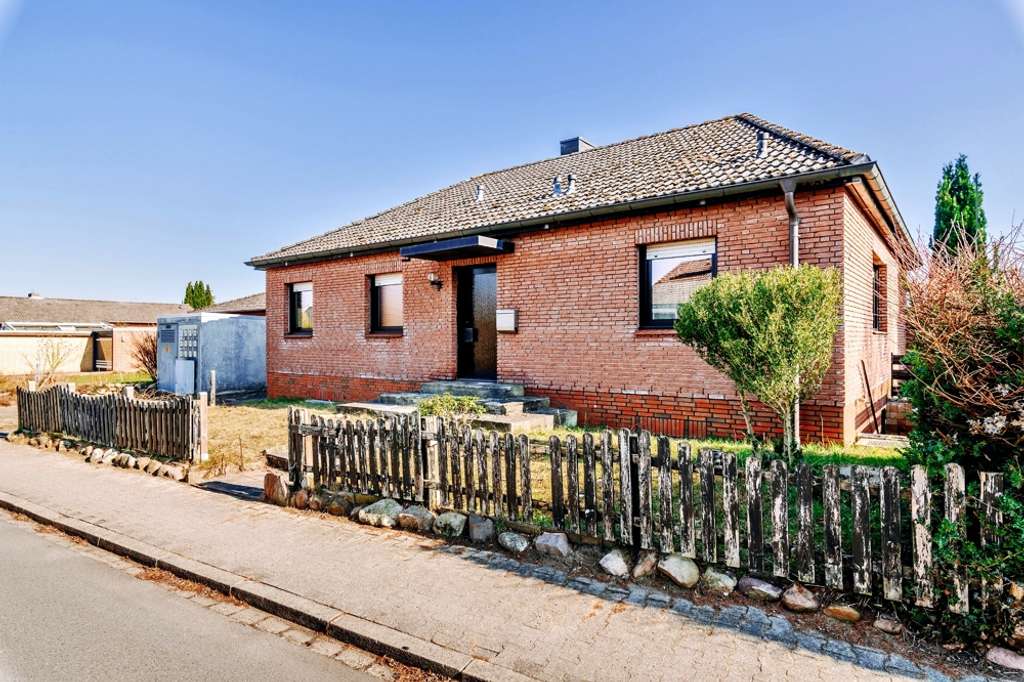 Immobilie in Kirchgellersen - Attraktiver Bungalow mit großem Grundstück und viel Gestaltungspotenzial - Bild 0