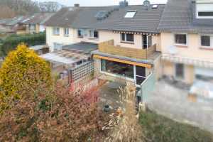 Vollunterkellertes Reihenmittelhaus mit schöner Dachterrasse, Terrasse, Sauna und Carport – Hamburg – Vorschaubild 4