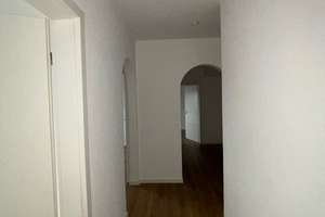 Frisch renovierte 3‑Zimmer‑Wohnung mit Balkon in ruhiger Lage – 75 m² in Düsseldorf – In den Kötten 15a, 40627 Vennhausen, Düsseldorf – Vorschaubild 3