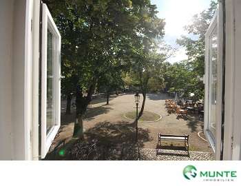Wohnung mit Blick auf den Magnikirchplatz!