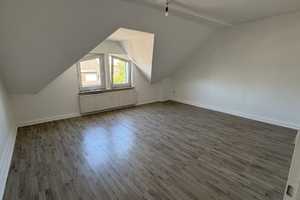 *2 Zimmer im stilvollen Altbau Dachgeschoss* – Mülheimer Straße 382, 46045 Oberhausen – Vorschaubild 1