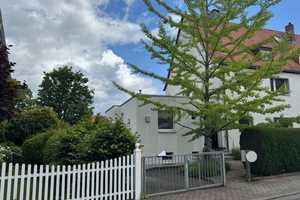 Neu saniertes EFH (DHH) mit integrierter ELW in großartiger Wohnlage von Oberursel (nähe Stadtmitte) – Hochtaunuskreis – Vorschaubild 1