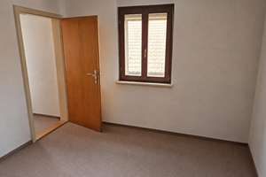 Einfamilienhaus mit Garage und Stellplatz in Rottenbauer zu verkaufen – Die vollständige Adresse der Immobilie erhältst du vom Anbieter., 97084 Rottenbauer, Würzburg – Vorschaubild 6