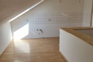 Saniertes Dachgeschoss mit vier Zimmern in Gelsenkirchen-Buer – Urbanusstraße 9, 45894 Buer, Gelsenkirchen – Vorschaubild 6