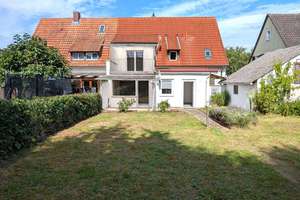Das perfekte Zuhause mit tollem Garten für die ganze Familie – Die vollständige Adresse der Immobilie erhältst du vom Anbieter., 76829 Landau, Landau in der Pfalz – Vorschaubild 2