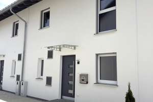 Nur noch eine Immobilie verfügbar: Energieeffizientes Neubau-Reihenhaus in wertiger Ausstattung – Die vollständige Adresse der Immobilie erhältst du vom Anbieter., 84030 Ergolding – Vorschaubild 3