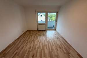 Helles Reihenmittelhaus, gute Lage, 6 Zi, 1 Garage, 90455 N-Stadtteil Worzeldorf – Die vollständige Adresse der Immobilie erhältst du vom Anbieter., 90455 Kornburg, Worzeldorf, Nürnberg – Vorschaubild 11
