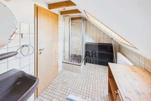MEHRGENERATIONENHAUS MIT VERMIETUNGSPOTENZIAL & SCHÖNEM SÜDGRUNDSTÜCK IN HOLZLAR – Die vollständige Adresse der Immobilie erhältst du vom Anbieter., 53229 Holzlar, Bonn – Vorschaubild 28