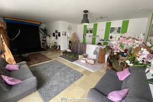 Vermietetes MFH in Schrobenhausen
1 Doppelhaushälfte, 1 Wohnung und 1 Gewerbeeinheit – Neuburg-Schrobenhausen (Kreis) – Vorschaubild 6