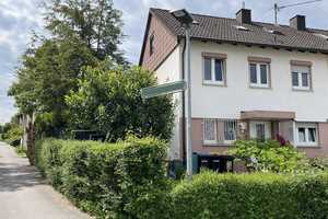 Großzügige Doppelhaushälfte mit Garten, sechs Zimmern und viel Potenzial – Esslingen (Kreis) – Vorschaubild 1