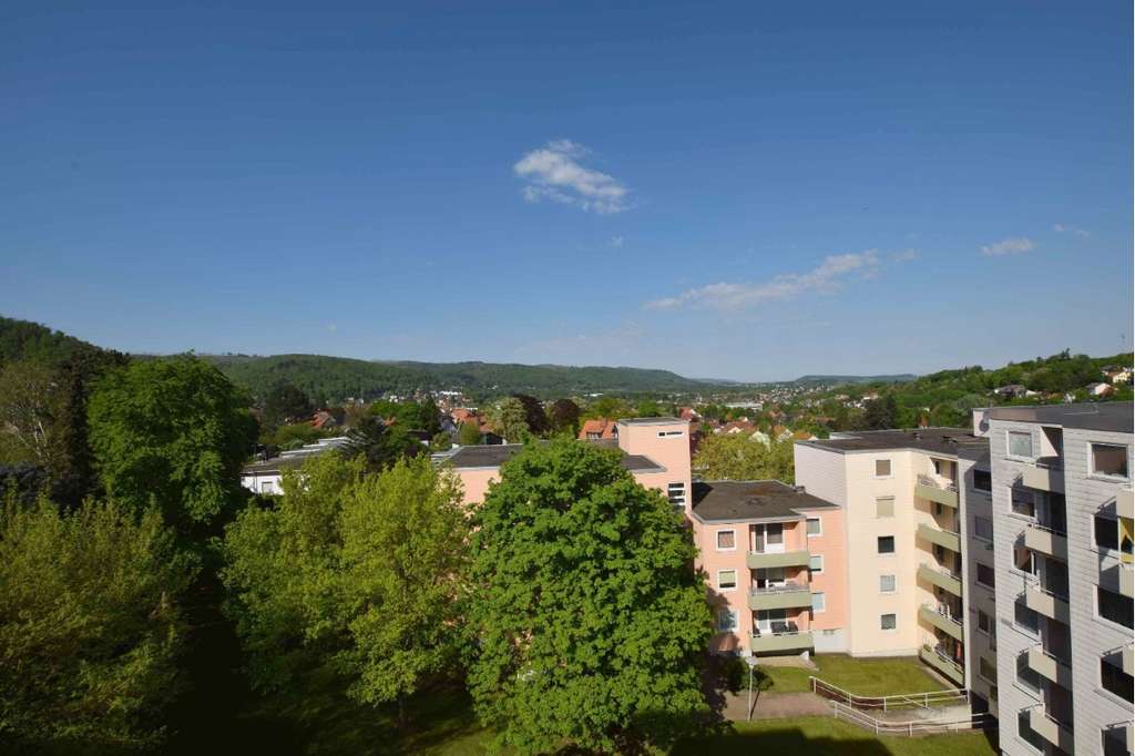 Immobilie in Bad Harzburg - Herrliche Aussicht über Harzburg: Schönes, möbliertes 1-Zimmer-Apartment mit Balkon + Fahrstuhl... - Bild 2
