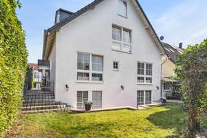 Weiße Stadtvilla für Eigennutzer mit Mieteinnahmen – Die vollständige Adresse der Immobilie erhältst du vom Anbieter., 40231 Lierenfeld, Düsseldorf – Vorschaubild 2