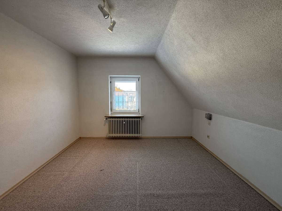 Immobilie in Mitterteich - Renovierungsbedürftiges Wohnhaus mit Garage in Mitterteich! - Bild 1