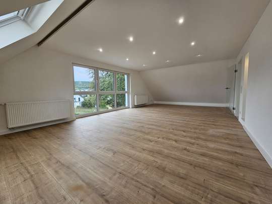 Exklusive, frisch sanierte 3-ZKB, Gartenterr. & Garage in Toplage (wie Neubau, ca. 98 qm Grundriss)