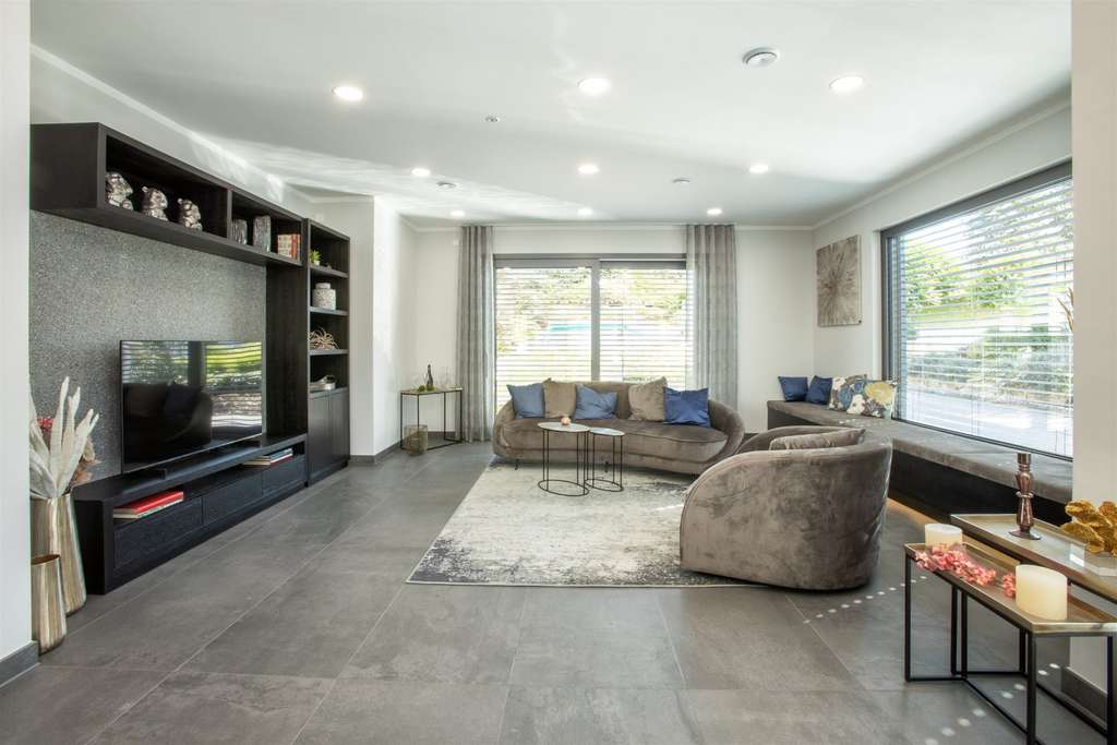 Immobilie in Neukirchen/Pleiße - Baugrundstück mit Neubau - Einfamilienhaus in schöner Lage - Bild 4