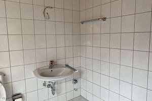 Neuwertige DG-Wohnung mit zwei Zimmern und Einbauküche in Hamm/Sieg – Beethovenstrasse 6a, 57577 Hamm (Sieg) – Vorschaubild 12