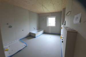wunderschöne 4-Zimmer Whg. mit Balkon und Einbauküche  – Tannenstr. 15, 84061 Ergoldsbach – Vorschaubild 5
