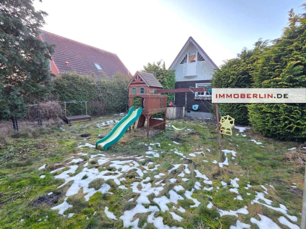 Immobilie in Birkenwerder - IMMOBERLIN.DE – Sympathisches Holzhaus & Nebengebäude auf Grundstück mit Neubaupotenzial - Bild 2