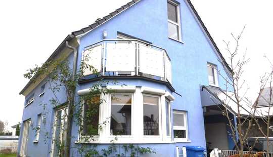 Bild von *Architektenhaus mit 8 Zimmern – in verkehrsberuhigter Feldrandlage*