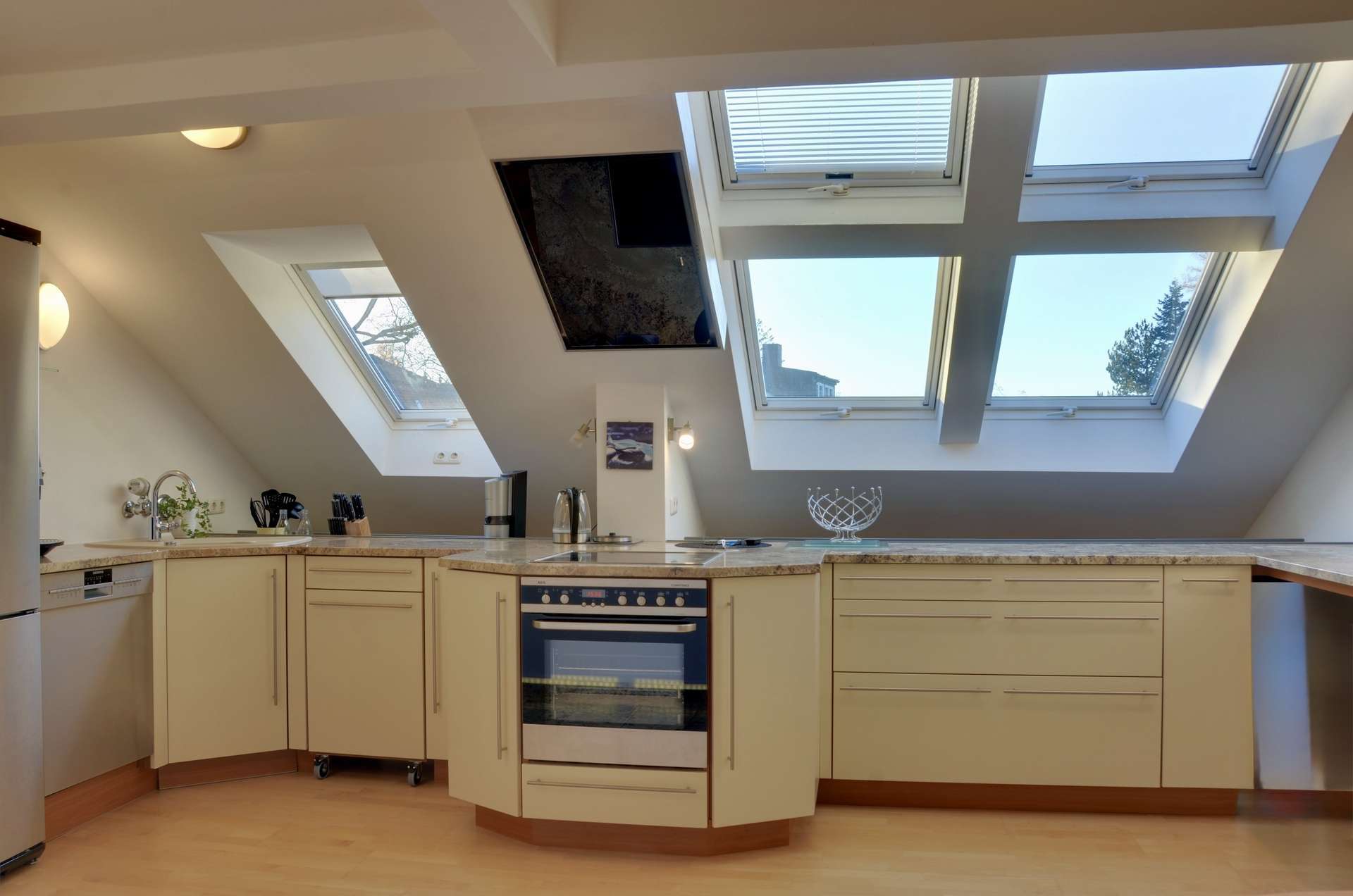 Immobilie in Gräfelfing - Helle zentrale Dachgeschoss Wohnung in Gräfelfing - Bild 1