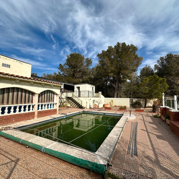 HAUS AUF 10.000 QM GRUNDSTÜCK LEGALISIERT. BARRANCO DE LA PREMSA CREMADA